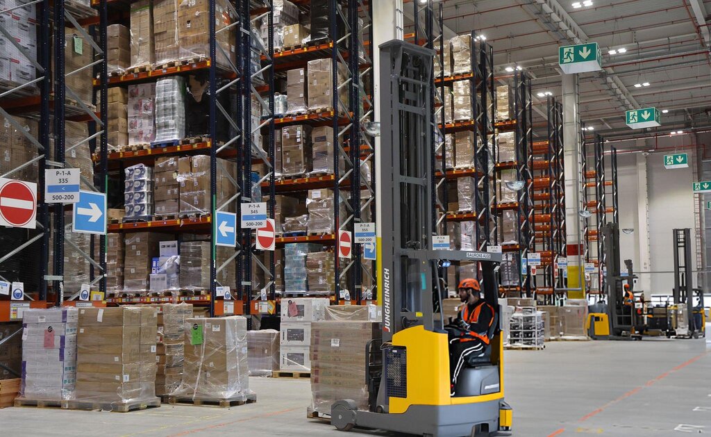 pallet stacker